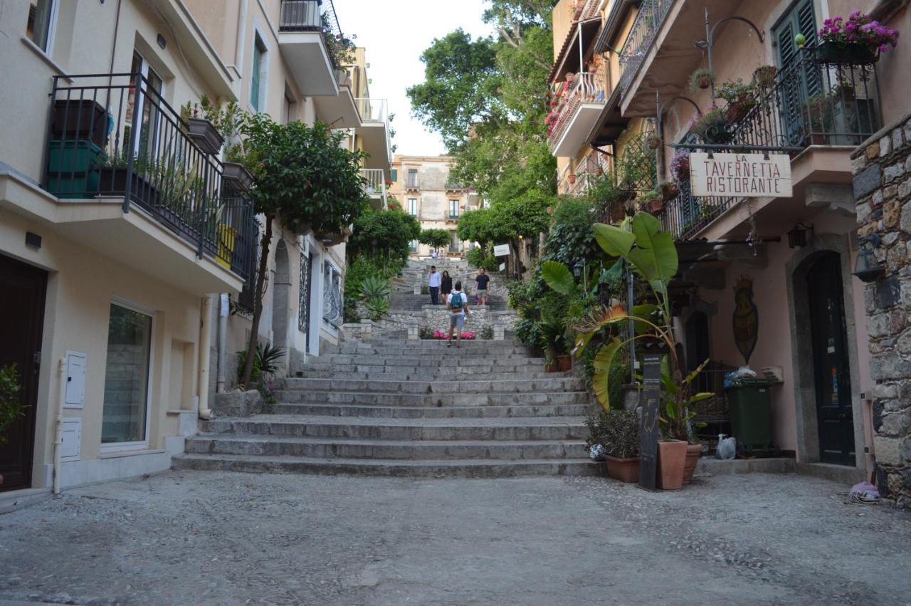 La Jacaranda Rooms Taormina Exteriör bild