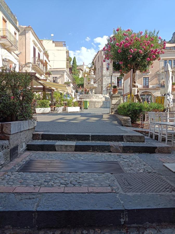 La Jacaranda Rooms Taormina Exteriör bild